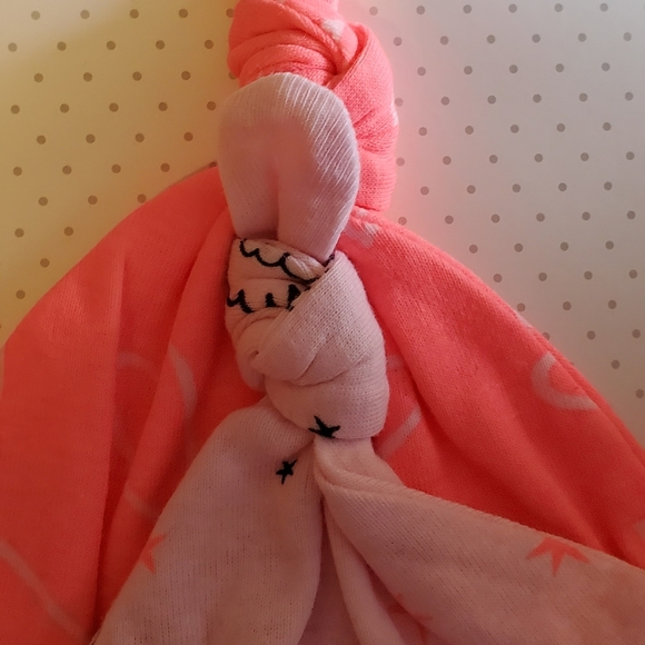 🦄 4/$10    2 hats 🦄 - Picture 3 of 4